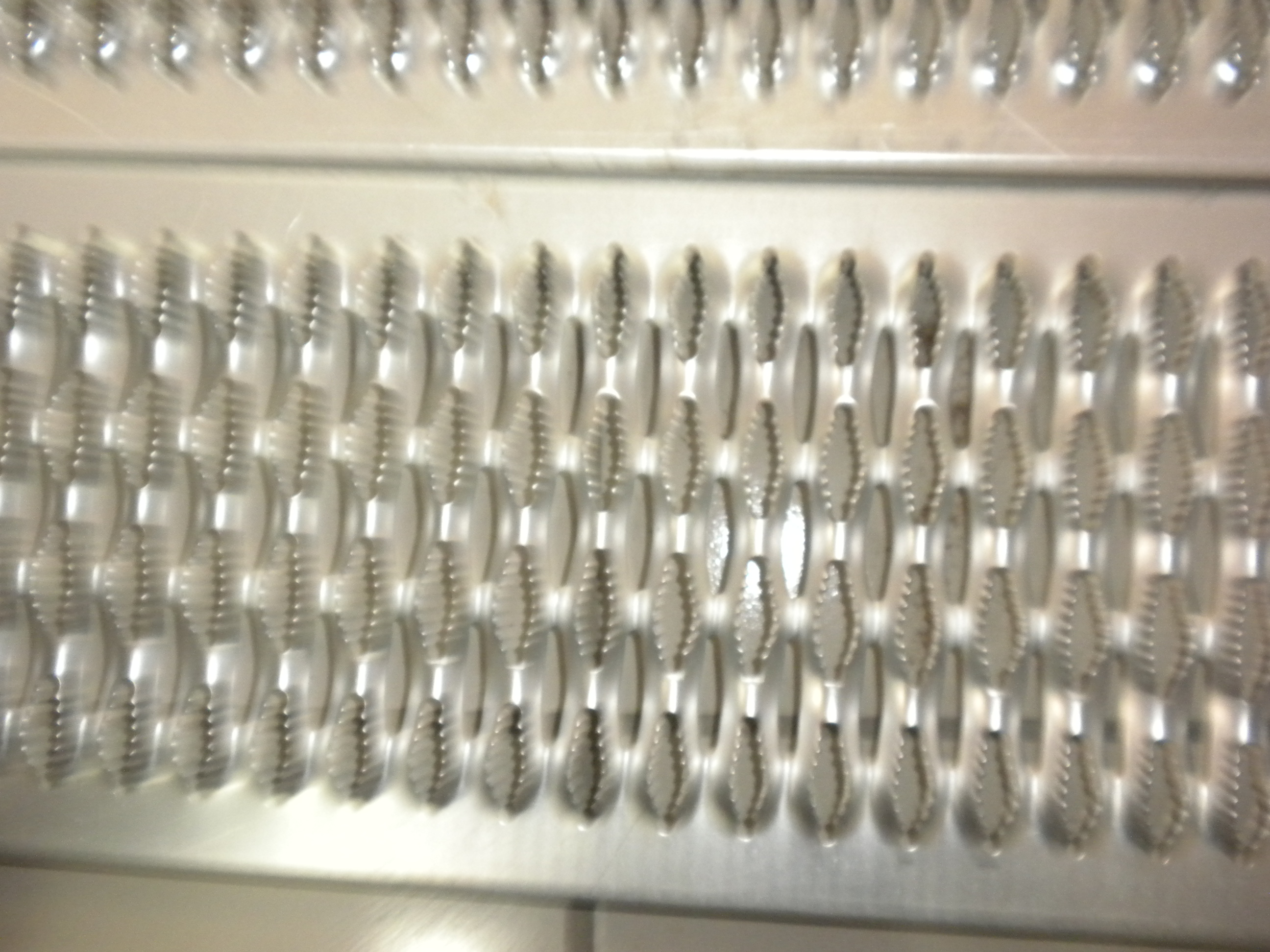 重型衝孔（kǒng）網（wǎng）-重形衝孔網（wǎng）